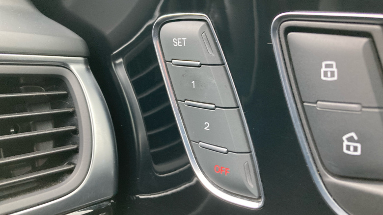 Audi A6 2.0 TDI Ultra Black Edition 5dr S Tronic Diesel Estate